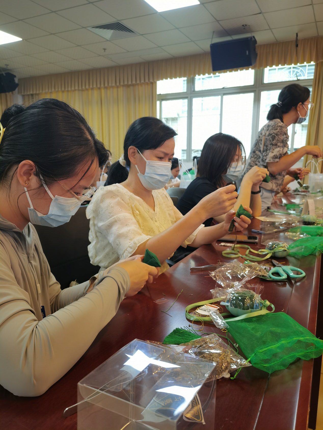 C:\Users\ADMINI~1\AppData\Local\Temp\WeChat Files\16acb075b6e128c8f374a3e1d26deb3.jpg