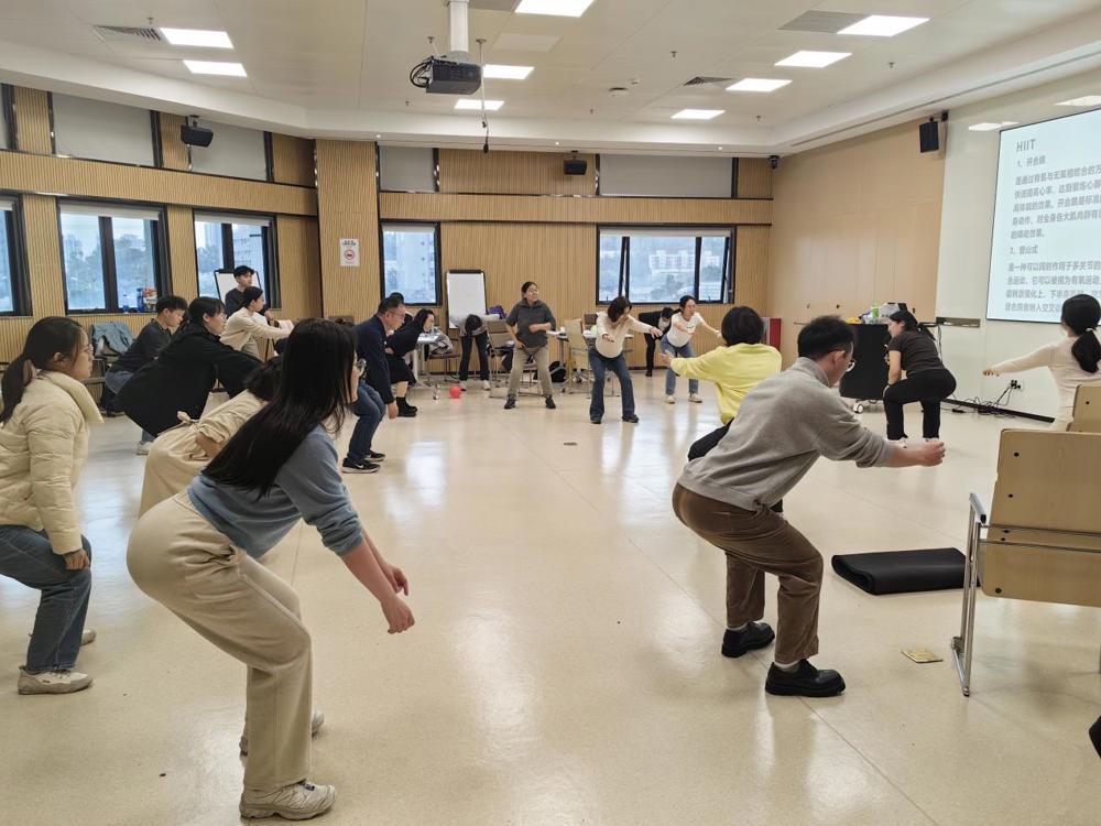 深圳市首届全科医生生活方式医学运动处方培训班在H视频
圆满完成 (1)